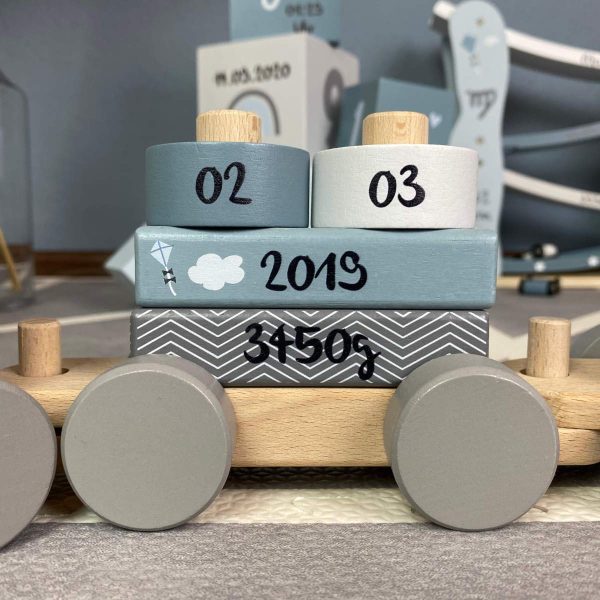 Kidslino Holz Eisenbahn blau - personalisierbar I Geschenk zur Geburt Jungen I Handmade Holzspielzeug mit Steckformen I Personalisierte Geschenke Baby I Holzzug mit Name & Geburtsdaten