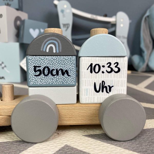 Kidslino Holz Eisenbahn blau - personalisierbar I Geschenk zur Geburt Jungen I Handmade Holzspielzeug mit Steckformen I Personalisierte Geschenke Baby I Holzzug mit Name & Geburtsdaten – Bild 9